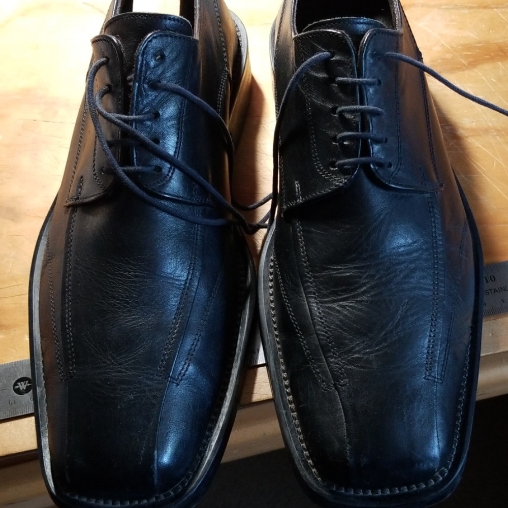 Casual dress shoes